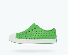 Load image into Gallery viewer, Native Kid&#39;s Jefferson Shoes Grasshopper Green
