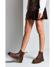 Load image into Gallery viewer, 2976 CRAZY HORSE LEATHER CHELSEA BOOTS

