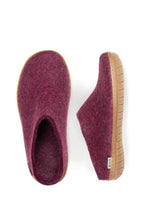 Load image into Gallery viewer, Glerups Slip-on Honey Rubber Cranberry

