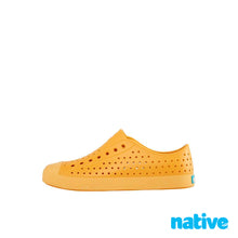 Load image into Gallery viewer, Native Jefferson Bloom Adult Dart Yellow/Benny Yellow/ Shell Speckles

