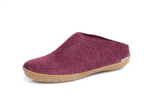Load image into Gallery viewer, Glerups Slip-on Honey Rubber Cranberry
