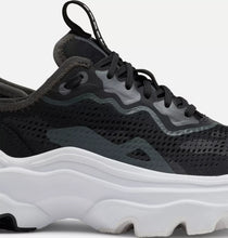 Load image into Gallery viewer, WOMEN&#39;S KINETIC™ BREAKTHRU DAY LACE SNEAKER BLACK,WHITE
