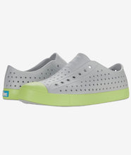 Load image into Gallery viewer, Native Jefferson Adult Mist Grey/ Sunny Green
