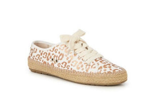 Emu Agonis White Leopard